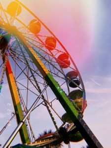 A ferris wheel spinning in Jacksonville, Florida 